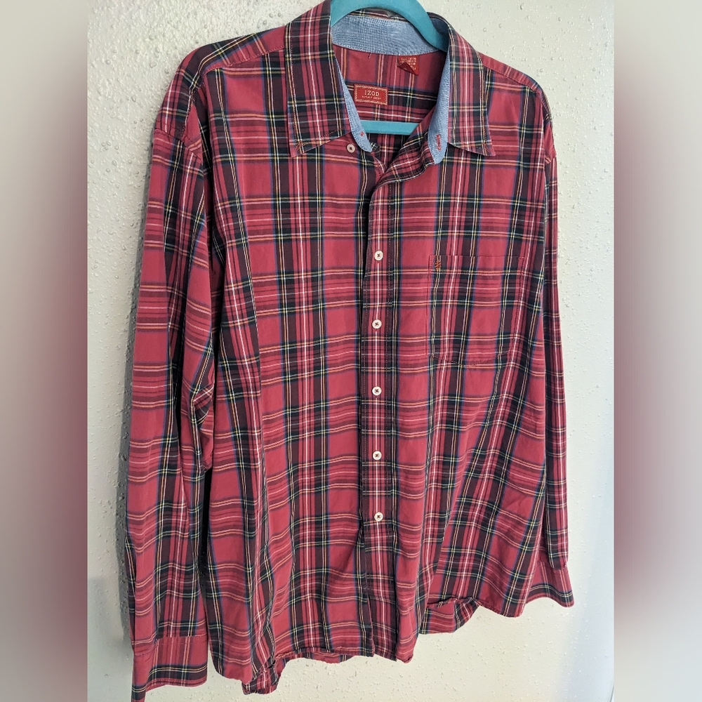 IZOD Men's Red Plaid Easy-Care Button-Down Shirt
